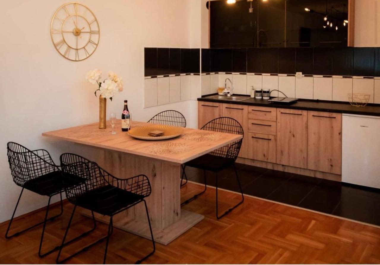 Lux Stan Na Dan Pozarevac Apartment Екстериор снимка